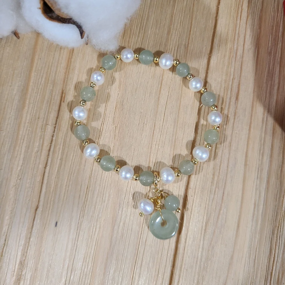 💚💚HOST PICK💚💚 STUNNING!! Jade and Freshwater Pearl Bracelet with GOLD Beadin - Picture 15 of 16